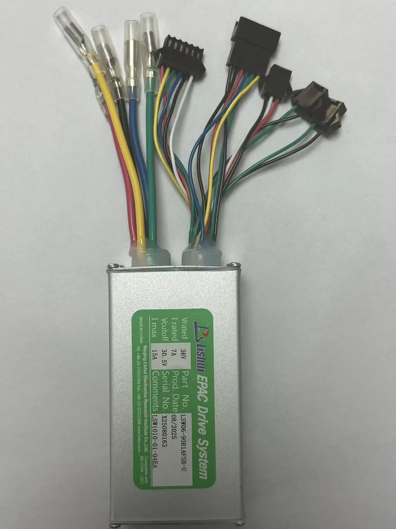 Ebike Brushless Motor Controller LSW1010-01-04EA 36V 15A Suitable for Electric Bicycles Scooters Fat-Tire Bikes Speed Controller
Ebike Brushless Motor Controller LSW1010-01-04EA 36V 15A Suitable for Electric Bicycles Scooters Fat-Tire Bikes Speed Controller