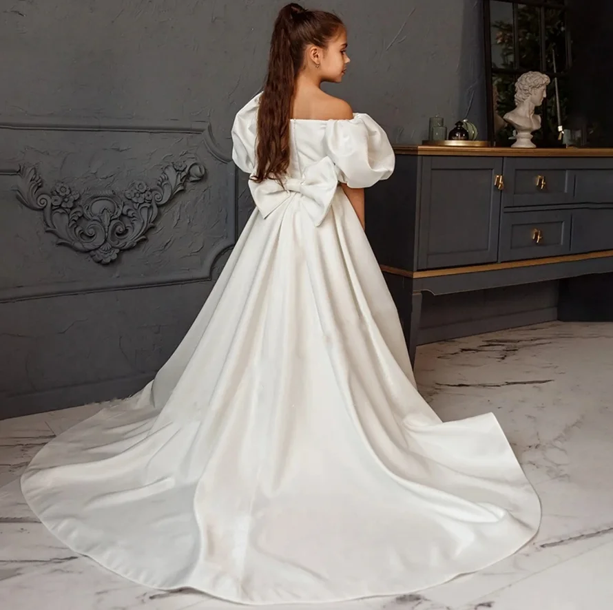 Elegant Ivory White Flower Girl Dress For Wedding with Bow Satin Ball Gown Kids Birthday First Communion Dress
Elegant Ivory White Flower Girl Dress For Wedding with Bow Satin Ball Gown Kids Birthday First Communion Dress