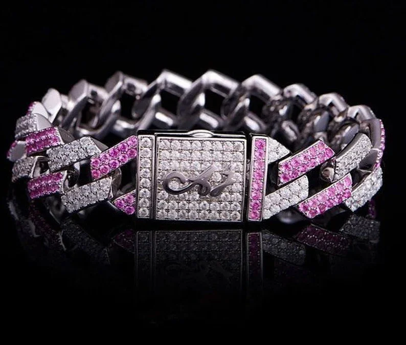 Men's 15mm Cuban Moissanite Diamond Charm Bracelet Solid 925 Sterling Silver Platinum Plated Baguette Moissanite Stainless Steel
Men's 15mm Cuban Moissanite Diamond Charm Bracelet Solid 925 Sterling Silver Platinum Plated Baguette Moissanite Stainless Steel