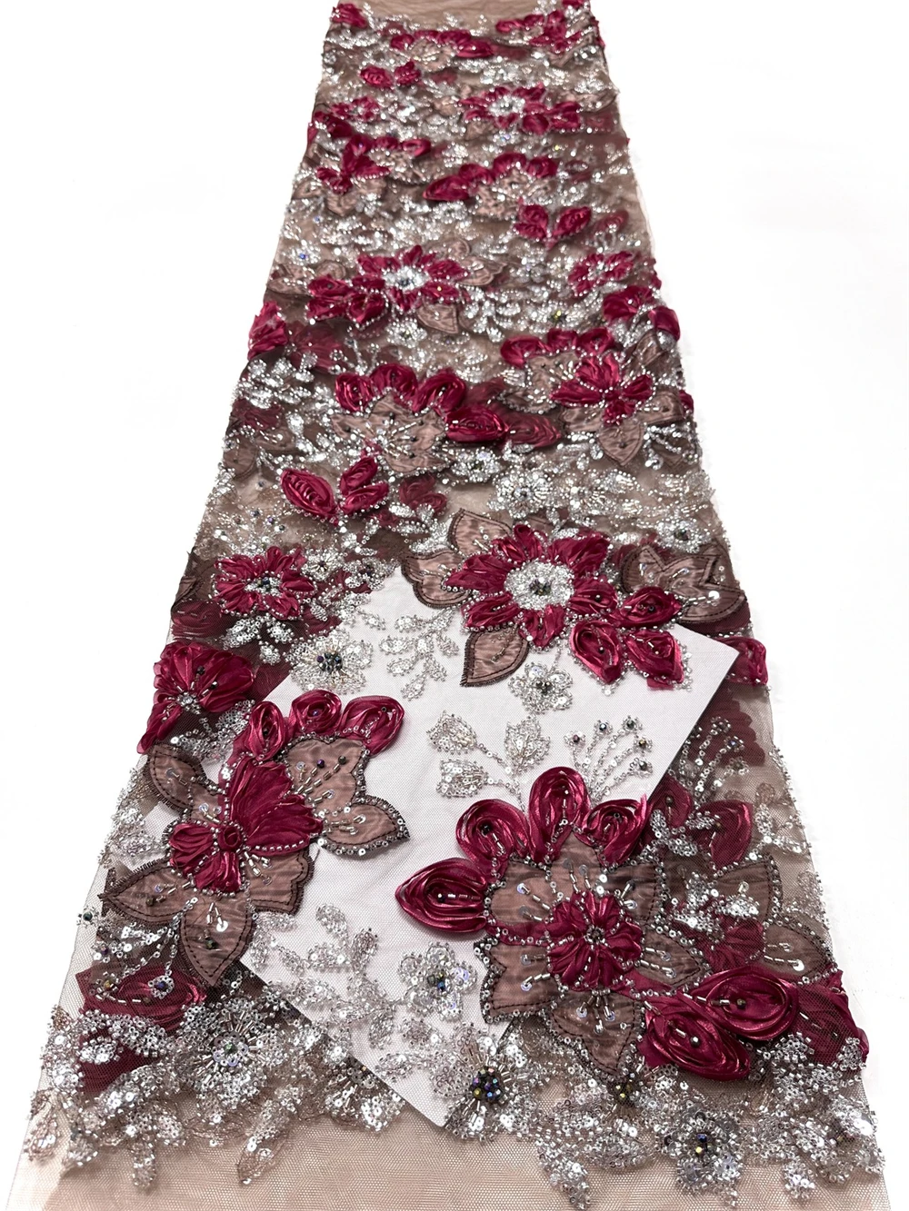 Elegant 3D Floral African Beaded Lace Fabric 2026 French Nigerian Sequins Mesh Tulle Lace Fabric For Wedding Dress
Elegant 3D Floral African Beaded Lace Fabric 2026 French Nigerian Sequins Mesh Tulle Lace Fabric For Wedding Dress