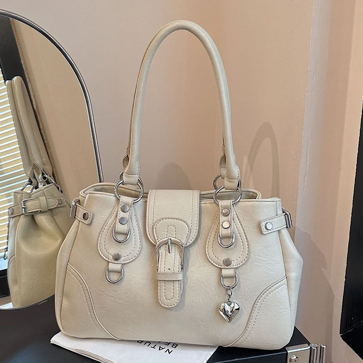 Retro Versatile Motorcycle Bag Large Capacity Bowling Bag Women Daily Street Shoulder Bags Commuter Underarm Bag With Pendant
Retro Versatile Motorcycle Bag Large Capacity Bowling Bag Women Daily Street Shoulder Bags Commuter Underarm Bag With Pendant