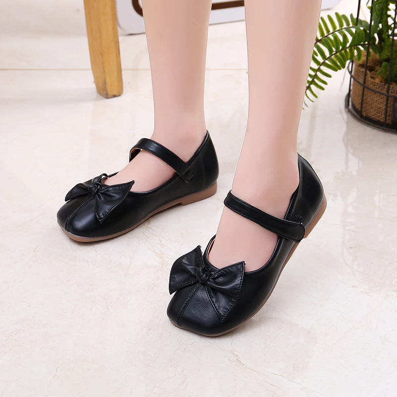 Spring and Summer Girls' Fashion Bow Decorated Princess New Leather Shoes Children's Soft-soled Non-slip Comfortable Flat Shoes
Spring and Summer Girls' Fashion Bow Decorated Princess New Leather Shoes Children's Soft-soled Non-slip Comfortable Flat Shoes