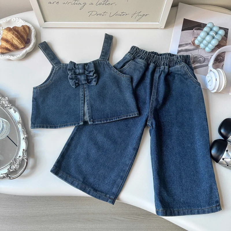 Children's Denim Set New Spring and Autumn Girls' Fashionable Elegant Casual Sweet Strap Denim Pants Two-Piece Set
Children's Denim Set New Spring and Autumn Girls' Fashionable Elegant Casual Sweet Strap Denim Pants Two-Piece Set