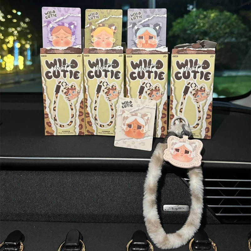 Crybaby Leopard And Cat Series Mobile Phone Lanyard Blind Box Cute Trendy Pendant Figurines Surprise Box Original Series Gifts 
Crybaby Leopard And Cat Series Mobile Phone Lanyard Blind Box Cute Trendy Pendant Figurines Surprise Box Original Series Gifts