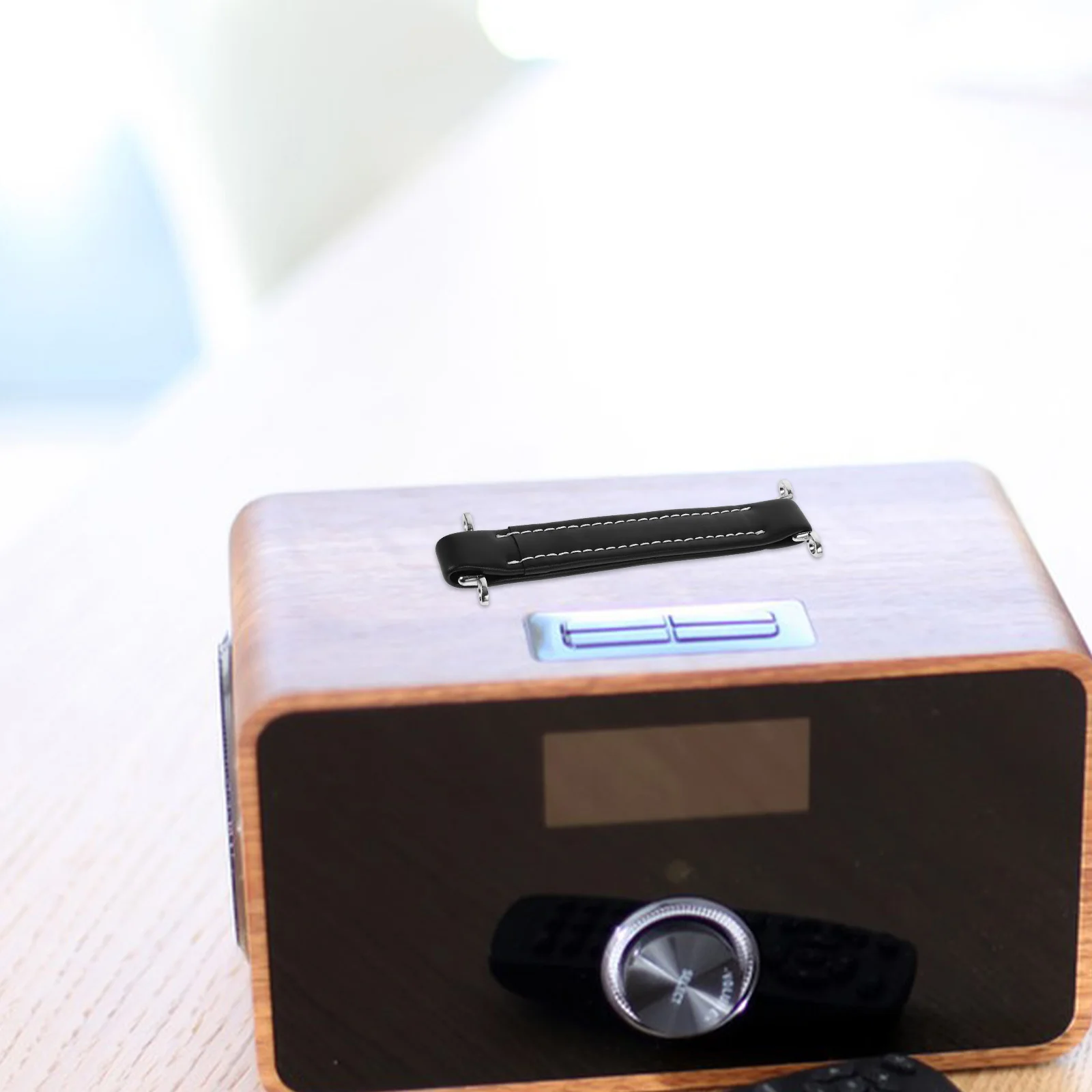 Guitar Amplifier Handle Strap Black Vintage Style PU Durable Amp Speaker Cabinet Handle Reinforced Metal Load Bearing
Guitar Amplifier Handle Strap Black Vintage Style PU Durable Amp Speaker Cabinet Handle Reinforced Metal Load Bearing