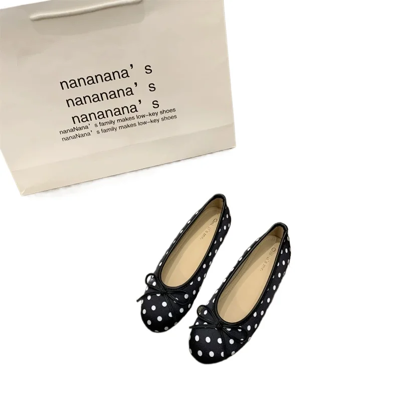 2026 Women's Ballet Shoes Fashion Silk Women Flats Shoes Luxury Designer Shallow Female Round Toe Butterfly-Knot Ladies Shoes
2026 Women's Ballet Shoes Fashion Silk Women Flats Shoes Luxury Designer Shallow Female Round Toe Butterfly-Knot Ladies Shoes