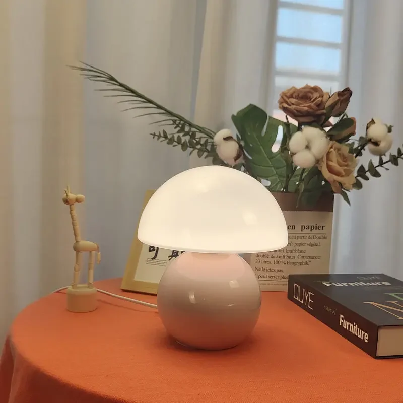 Cream Style Nordic Ins Girls' Desk Light, Decorative Bedside Table Light, Children's Bedroom Creative Night Light 
Cream Style Nordic Ins Girls' Desk Light, Decorative Bedside Table Light, Children's Bedroom Creative Night Light