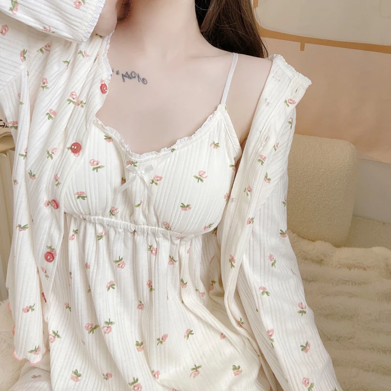 Floral Print Cotton Pajamas Women's Long Sve Home Clothes Set Sexy Strap Four Piece Suite Spring Autumn New Arrival
Floral Print Cotton Pajamas Women's Long Sve Home Clothes Set Sexy Strap Four Piece Suite Spring Autumn New Arrival