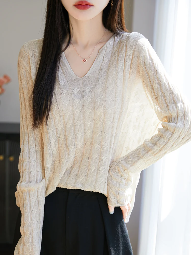 2025 Spring/Summer New Women's Knitted Pullover Loose and Thin, High end V-neck Long sleeved Micro Transparent Sweater
2025 Spring/Summer New Women's Knitted Pullover Loose and Thin, High end V-neck Long sleeved Micro Transparent Sweater