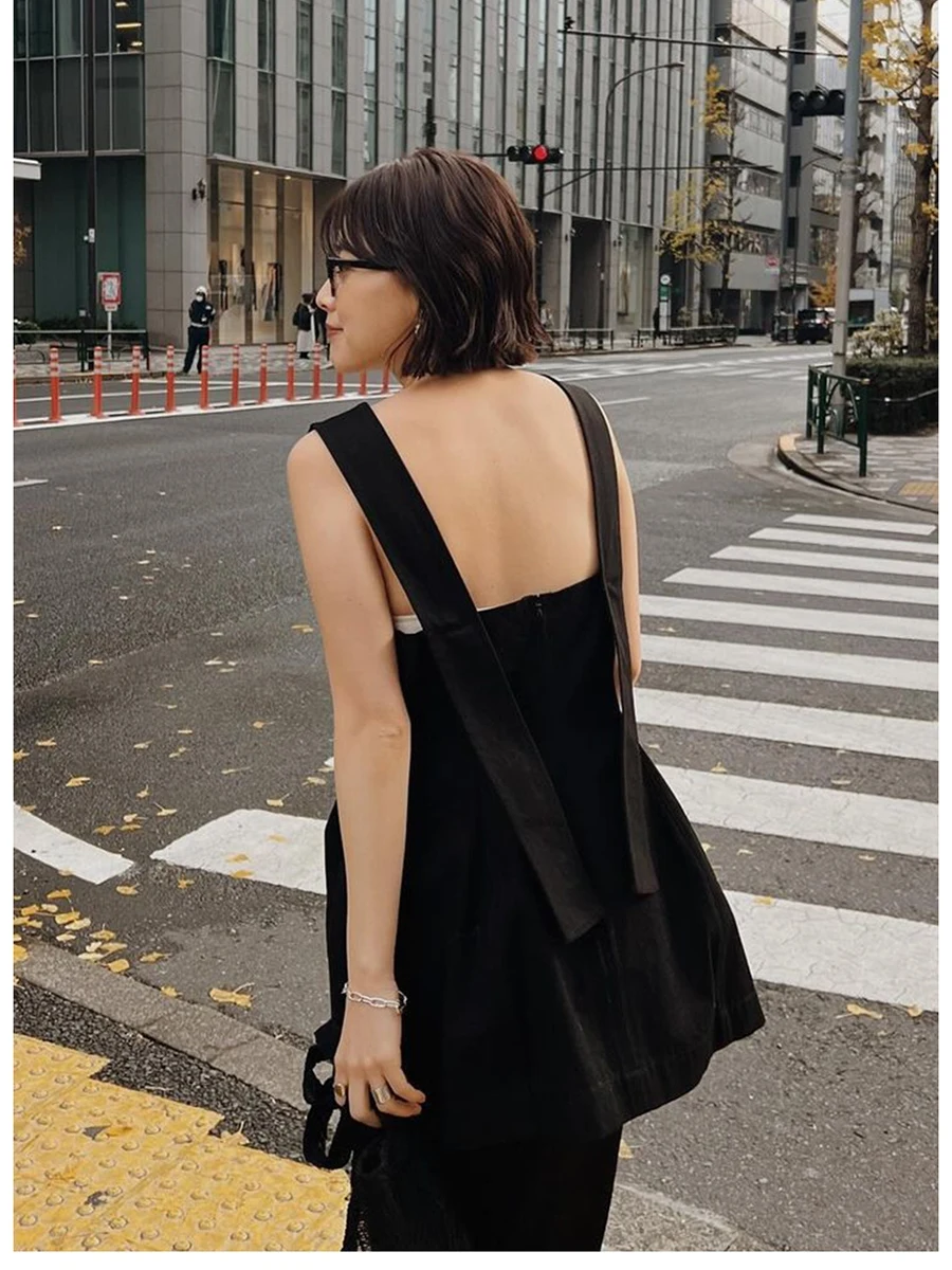 Japanese Style Sculptural Backless Vest Women's Summer Fashion Zipper Design Slim Fit Cotton Polyester Blend Mid-Length Singl...
Japanese Style Sculptural Backless Vest Women's Summer Fashion Zipper Design Slim Fit Cotton Polyester Blend Mid-Length Singl...