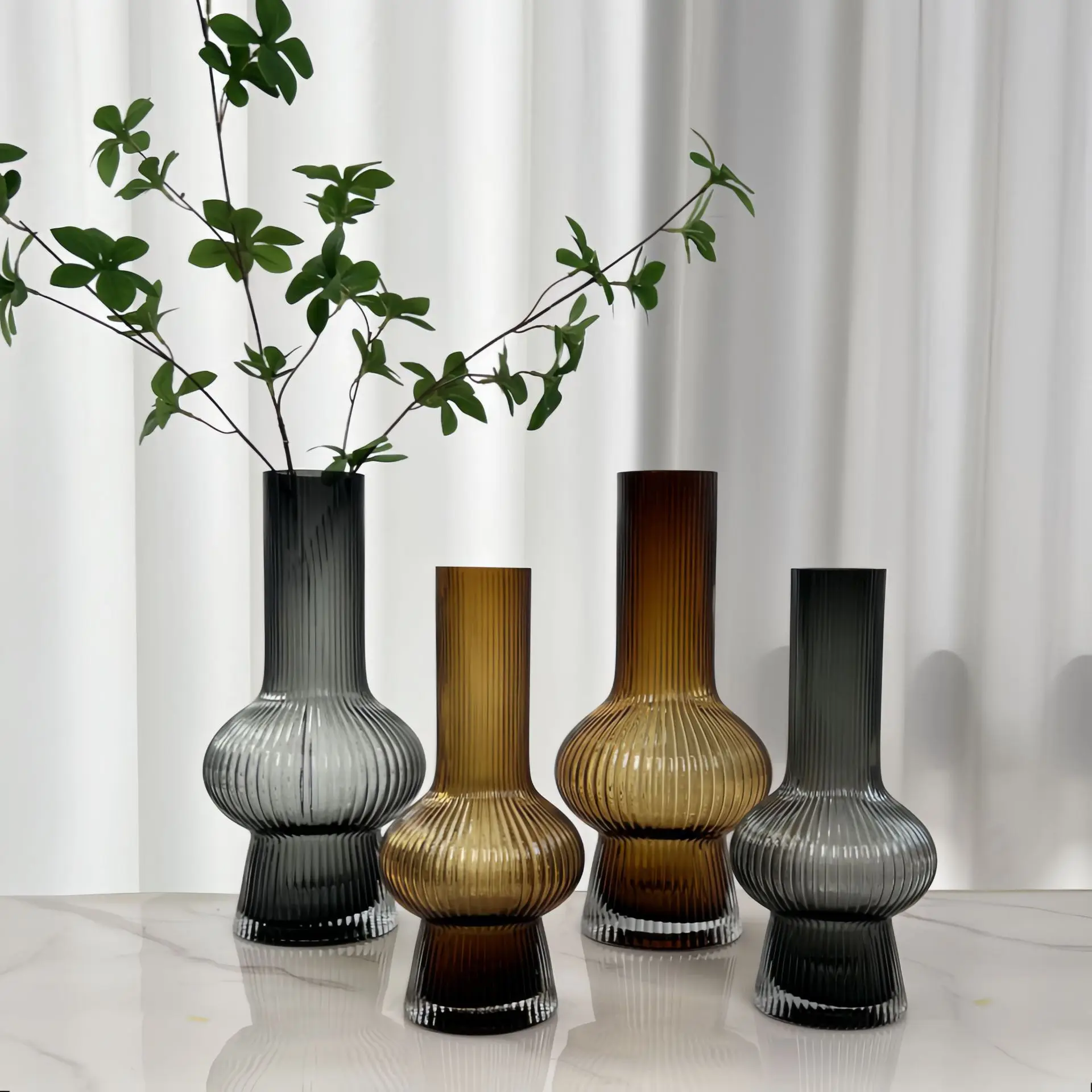 HYS simple vertical transparent vase water raising flowers glass vase ornament living room decoration
HYS simple vertical transparent vase water raising flowers glass vase ornament living room decoration