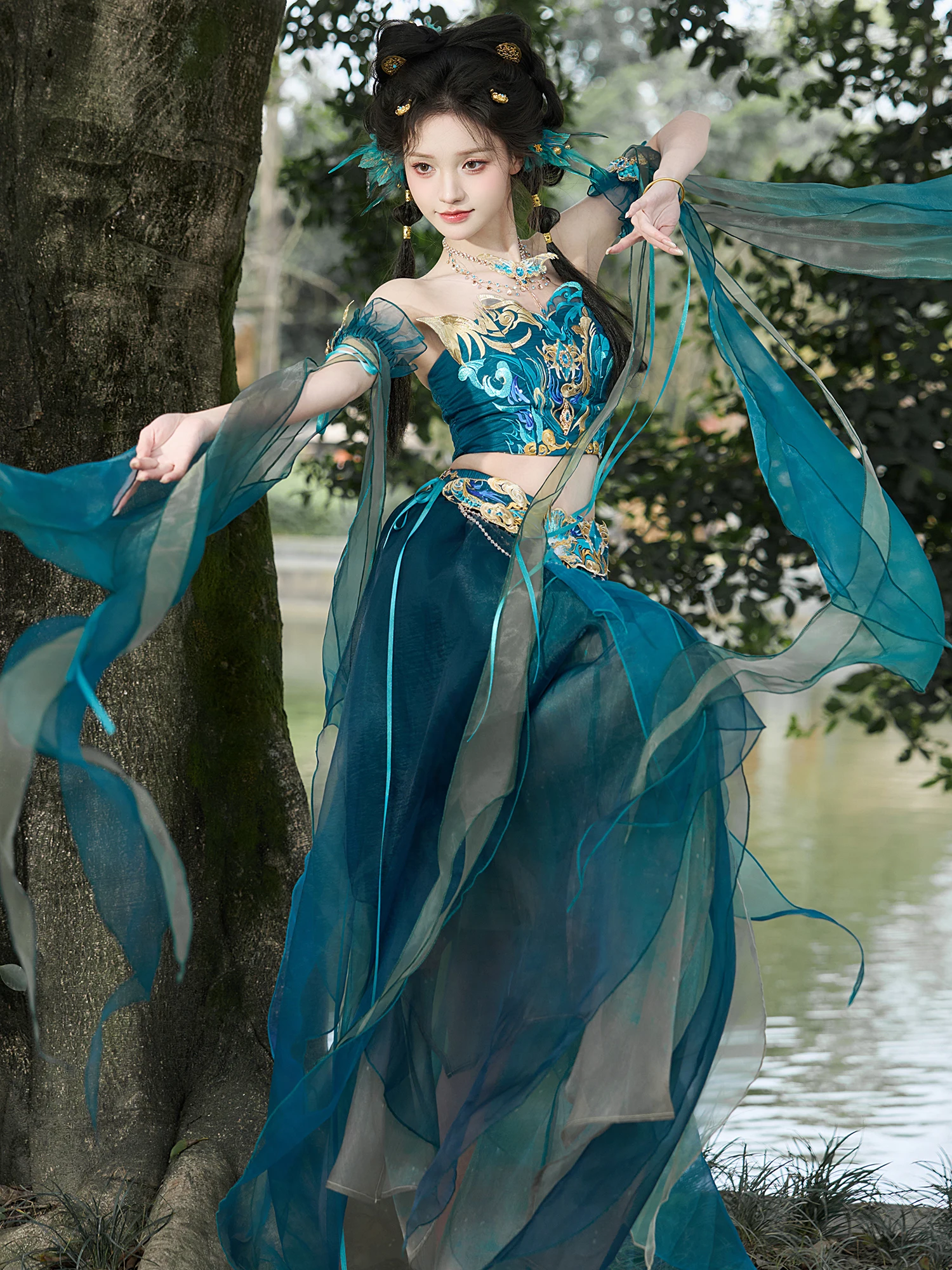 Original Ethnic Style Women's Hanfu Costume Dunhuang Desert Princess Spring Summer New Arrival Polyester Fiber Made in China
Original Ethnic Style Women's Hanfu Costume Dunhuang Desert Princess Spring Summer New Arrival Polyester Fiber Made in China