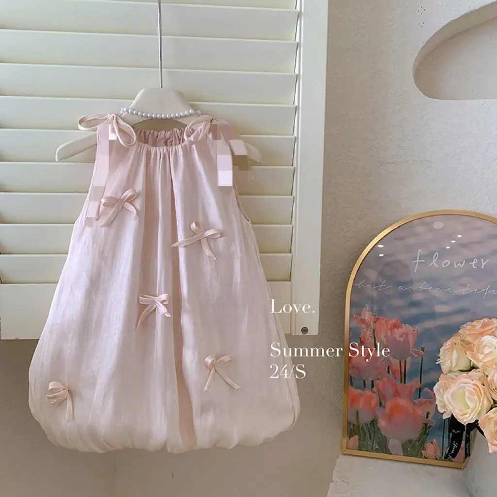 Girls' Dress, Summer New Style, Children's Bow Vest Skirt, Baby Girl Flower Bud Skirt, Korean Version, Stylish Princess Skirt
Girls' Dress, Summer New Style, Children's Bow Vest Skirt, Baby Girl Flower Bud Skirt, Korean Version, Stylish Princess Skirt