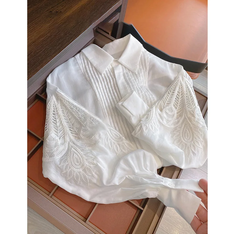 Hollow-out Craft Lantern Sleeve Faux Silk White Blouse Featuring a Niche Retro and Elegant Long-sleeved Shirt
Hollow-out Craft Lantern Sleeve Faux Silk White Blouse Featuring a Niche Retro and Elegant Long-sleeved Shirt