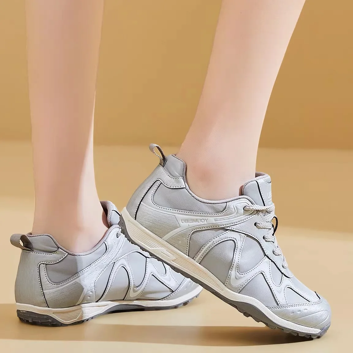 Women's Dad Shoes Thick Bottom Sports Single Shoes Genuine Leather Fashionable Korean Style Low Top Business Casual Shoes
Women's Dad Shoes Thick Bottom Sports Single Shoes Genuine Leather Fashionable Korean Style Low Top Business Casual Shoes