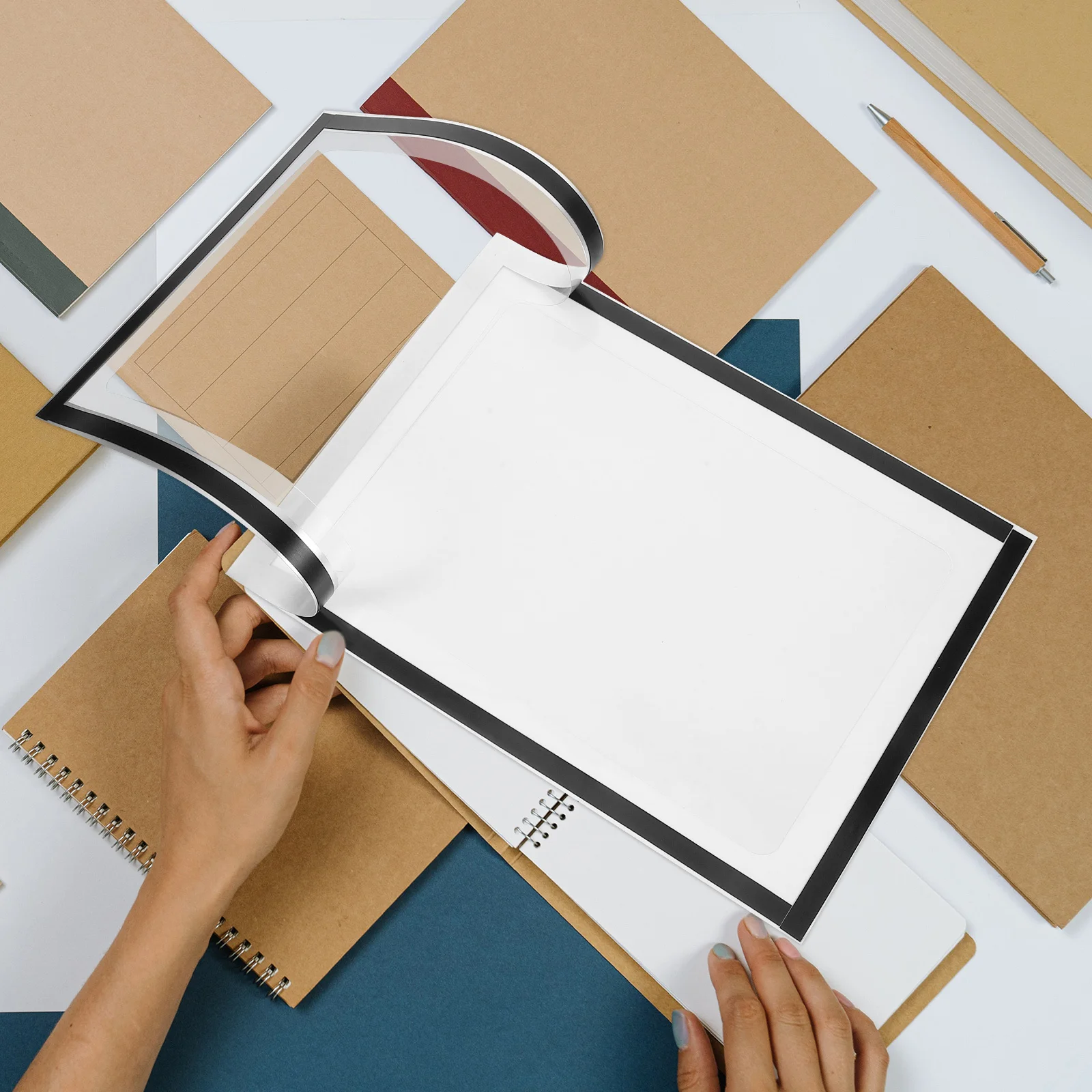 Портативная художественная папка-органайзер для файлов с прозрачными карманами, буфер обмена для офиса, школы, рисования эскизов
Портативная художественная папка-органайзер для файлов с прозрачными карманами, буфер обмена для офиса, школы, рисования эскизов