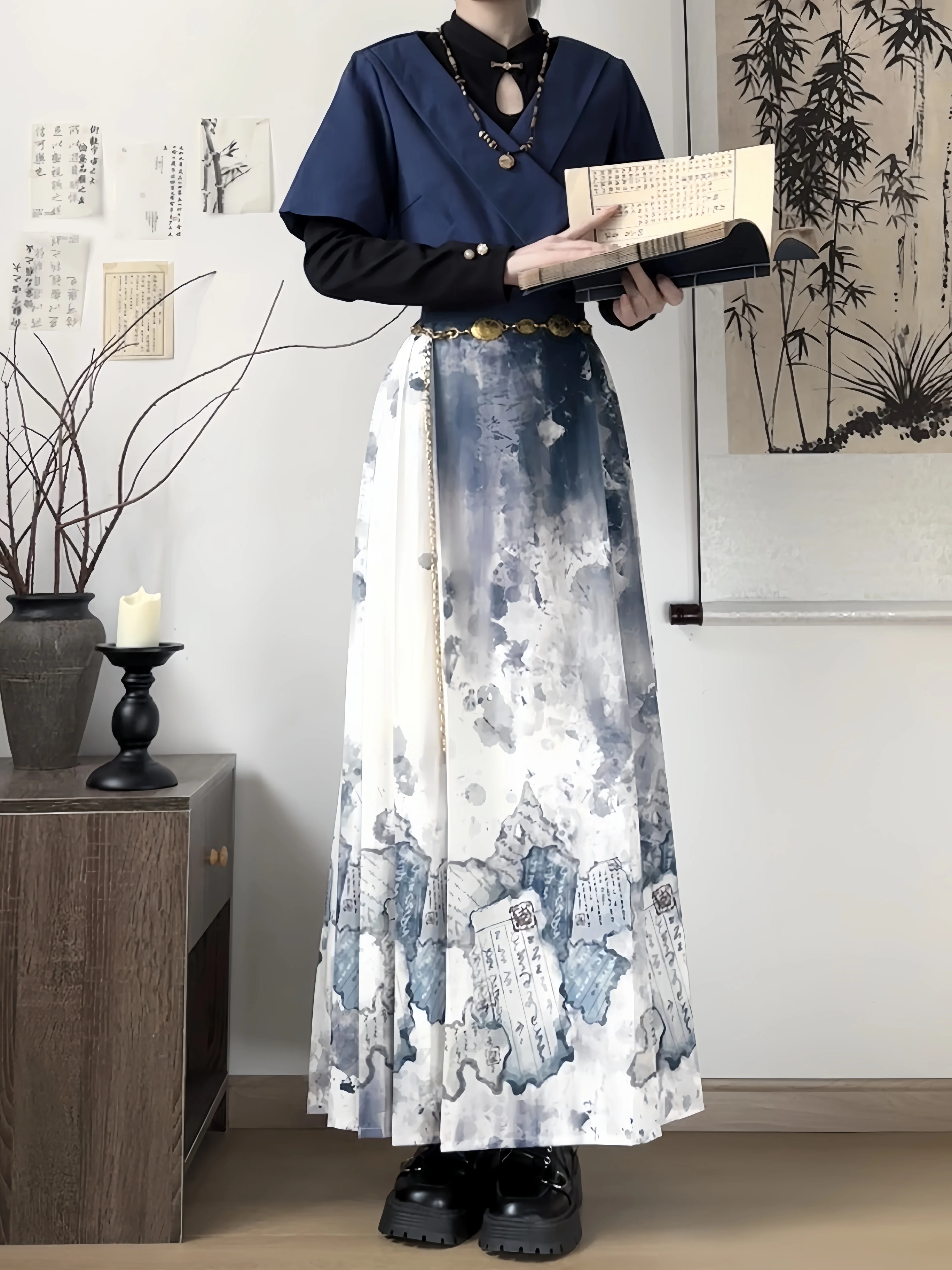 Китайское традиционное платье Hanfu, новая китайская улучшенная юбка Hanfu с конским лицом, чернильный костюм, женская весенне-осенняя повседневная одежда
Китайское традиционное платье Hanfu, новая китайская улучшенная юбка Hanfu с конским лицом, чернильный костюм, женская весенне-осенняя повседневная одежда