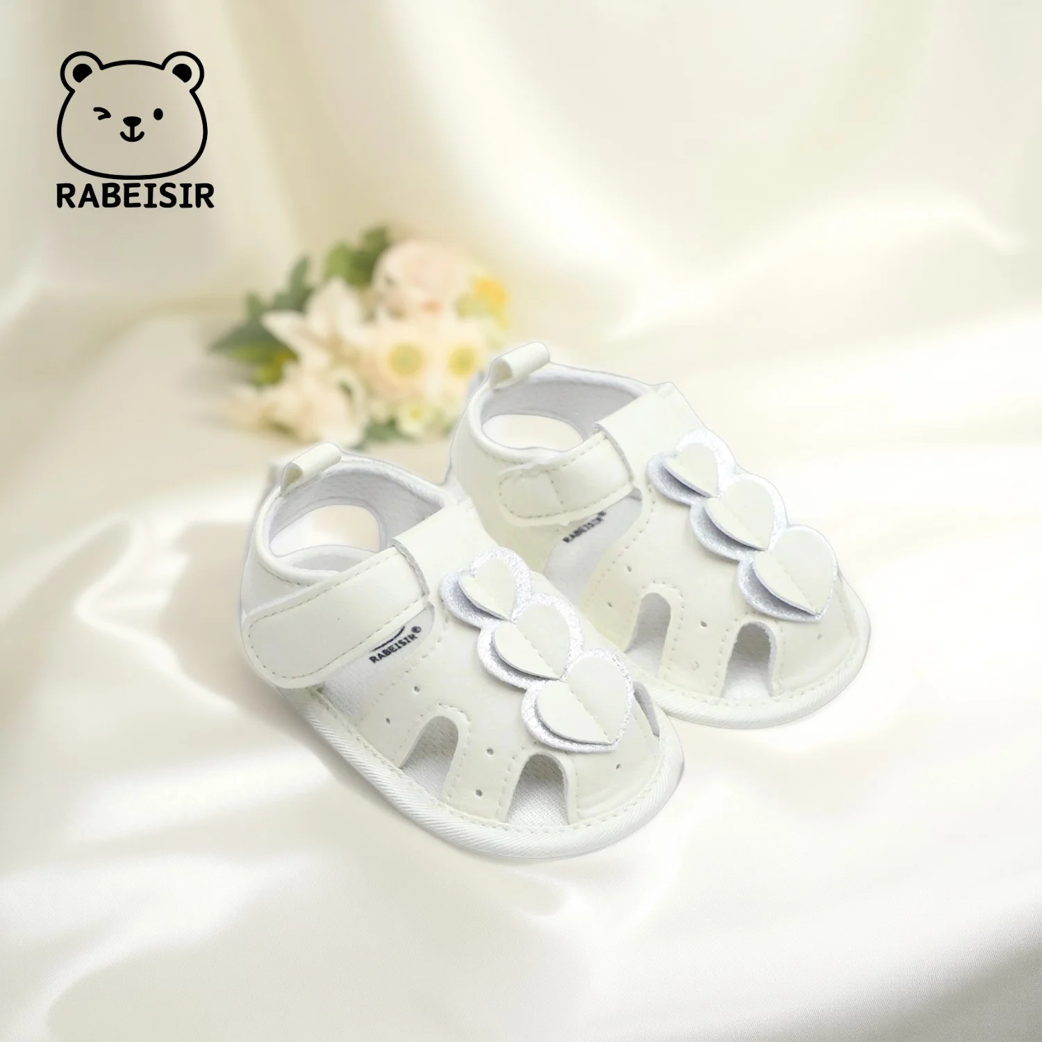 Girl baby sandals 0-18 months baby walking shoes breathable and non slip heart-shaped pattern
Girl baby sandals 0-18 months baby walking shoes breathable and non slip heart-shaped pattern