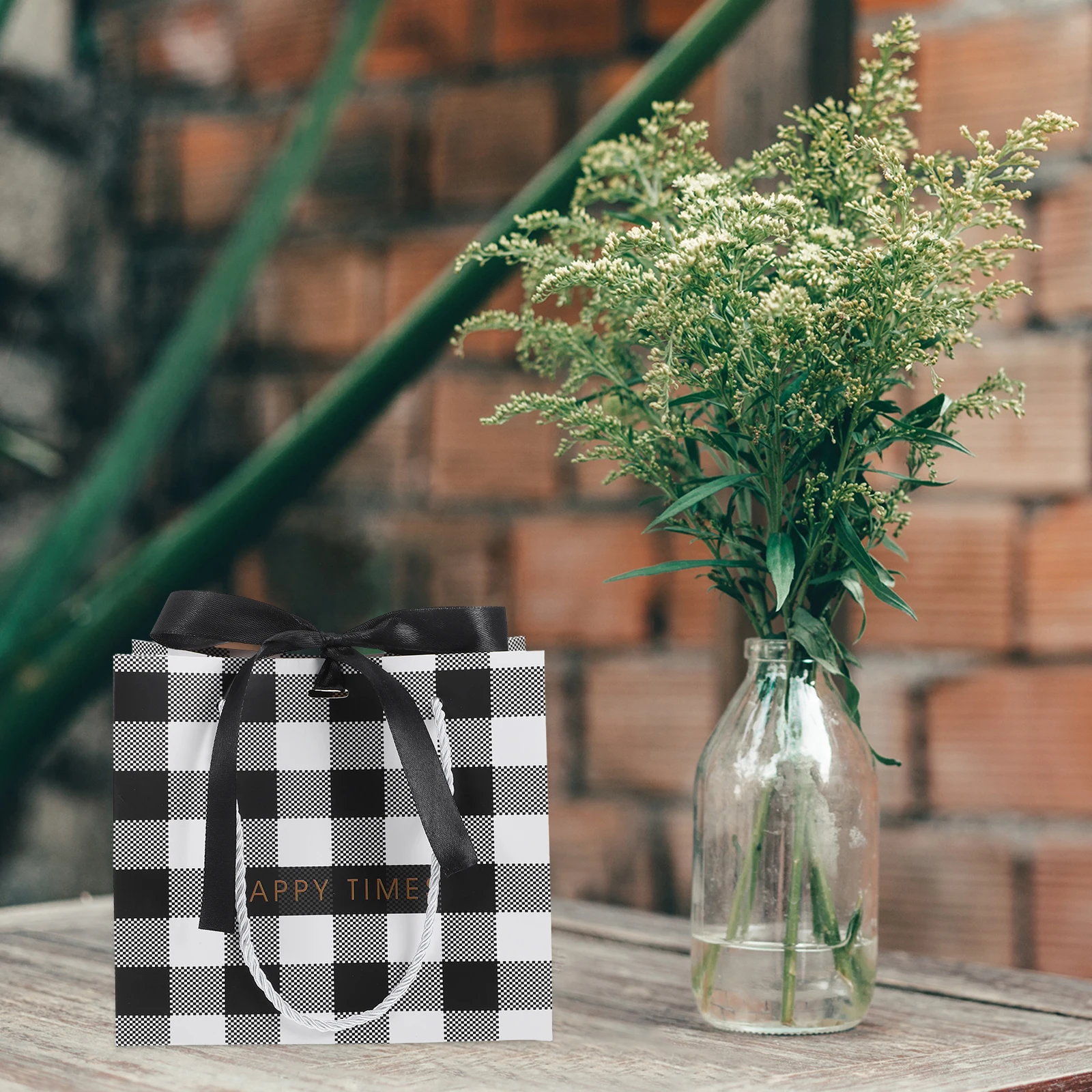 10 pcs Gift Wrapping 25x20x10cm Business Plaid Design Black Check Packaging Party Favor Birthday Candy Bags Kids
10 pcs Gift Wrapping 25x20x10cm Business Plaid Design Black Check Packaging Party Favor Birthday Candy Bags Kids