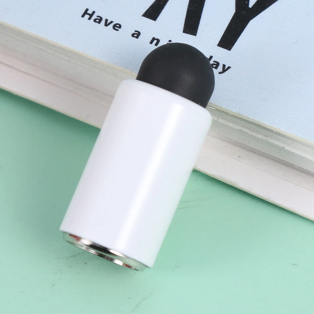 Capacitive Pen Tip Magnetic Attraction Pencil Protective Replacement for White Stylus
Capacitive Pen Tip Magnetic Attraction Pencil Protective Replacement for White Stylus