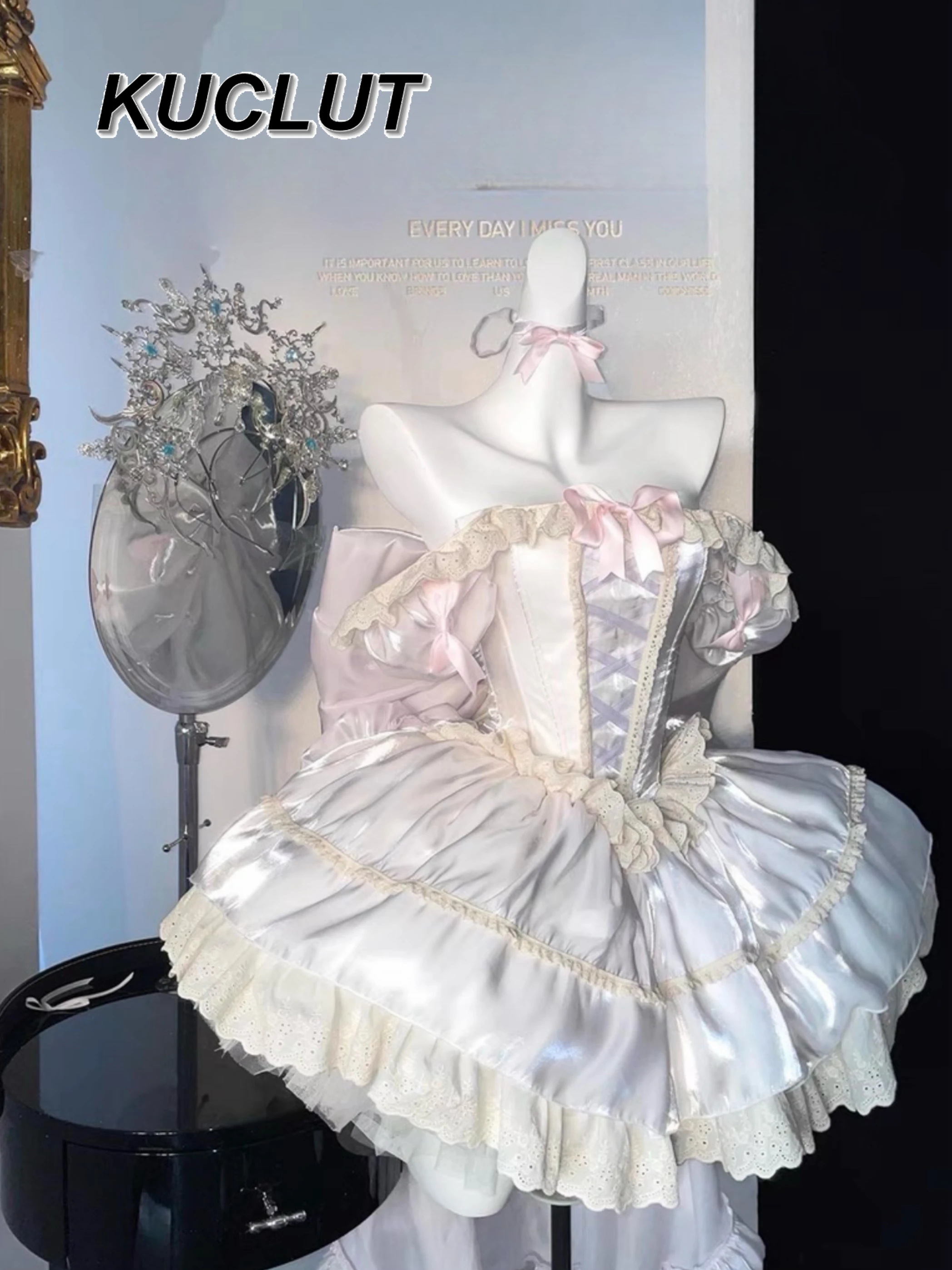 Princess Dress Female 2025 New French Lolita Style Sweet and Cute Elegant Off Shoulder Ball Gown Birthday Dresses for Women
Princess Dress Female 2025 New French Lolita Style Sweet and Cute Elegant Off Shoulder Ball Gown Birthday Dresses for Women