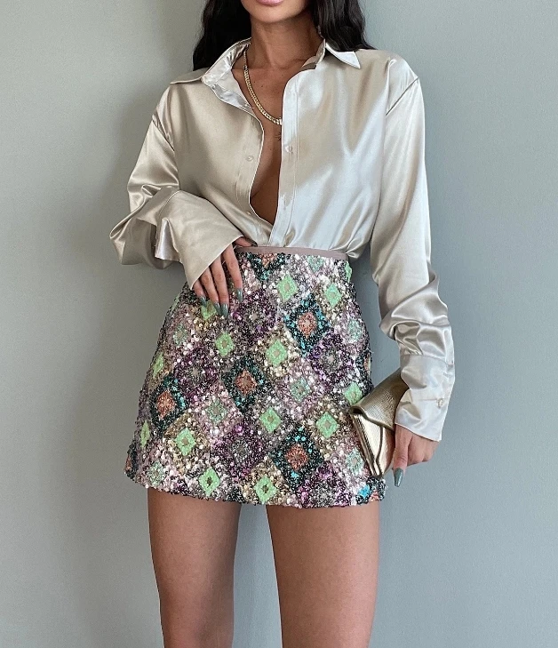 2024 Spring Fashion Women Elegant Commuter Shirt Tops Solid Color Turn-down Collar Long Sleeve Button Satin Cardigan Shirt
2024 Spring Fashion Women Elegant Commuter Shirt Tops Solid Color Turn-down Collar Long Sleeve Button Satin Cardigan Shirt