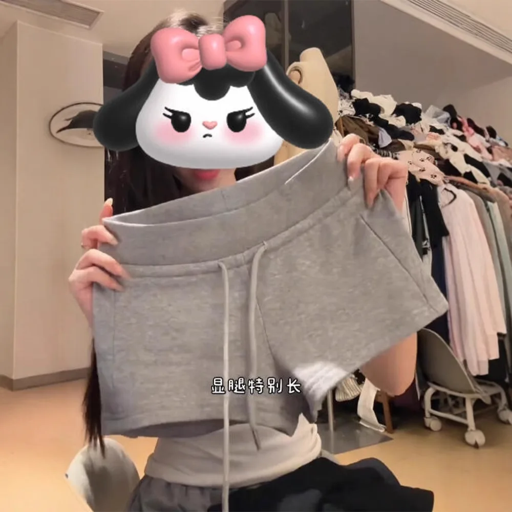 2026 New Low Waist Drawstring Shorts Women Slim Hip Hugging Hot Pants Casual Gray Three point Pants Trendy Daily Street Slim
2026 New Low Waist Drawstring Shorts Women Slim Hip Hugging Hot Pants Casual Gray Three point Pants Trendy Daily Street Slim