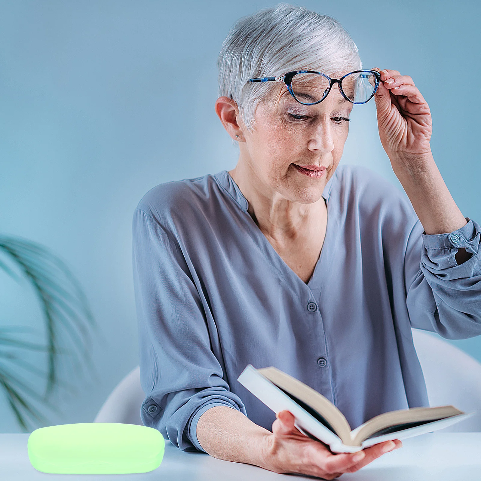 5Pcs Glasses Case Clear PP Hard Shell Eyeglass Box Scratch Resistant Dustproof Compact for Men Women Mixed Color Eyewear
5Pcs Glasses Case Clear PP Hard Shell Eyeglass Box Scratch Resistant Dustproof Compact for Men Women Mixed Color Eyewear