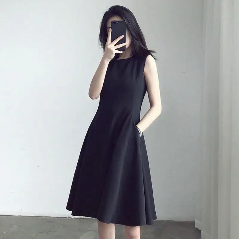 2024 Summer New Women's Round Neck Dress Sleeveless Solid Color Casual A-line Dress
2024 Summer New Women's Round Neck Dress Sleeveless Solid Color Casual A-line Dress