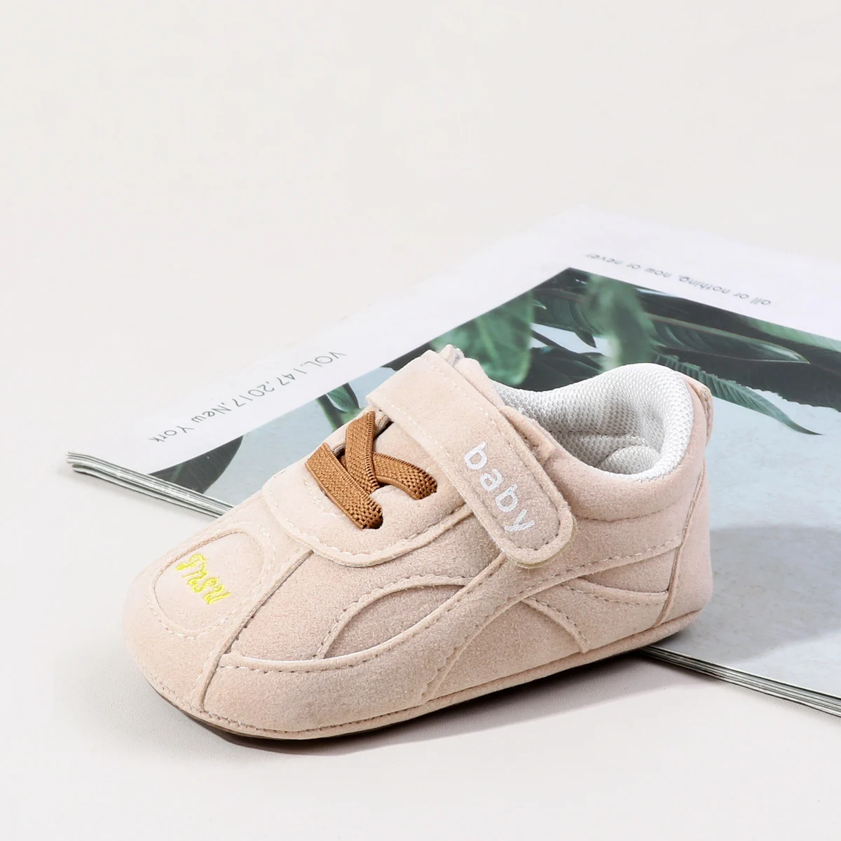 Детская повседневная спортивная обувь, осенние удобные уличные кроссовки с мягкой подошвой и противоскользящей подошвой для девочек и мальчиков, модные уличные кроссовки для детей 0-18 месяцев
Детская повседневная спортивная обувь, осенние удобные уличные кроссовки с мягкой подошвой и противоскользящей подошвой для девочек и мальчиков, модные уличные кроссовки для детей 0-18 месяцев