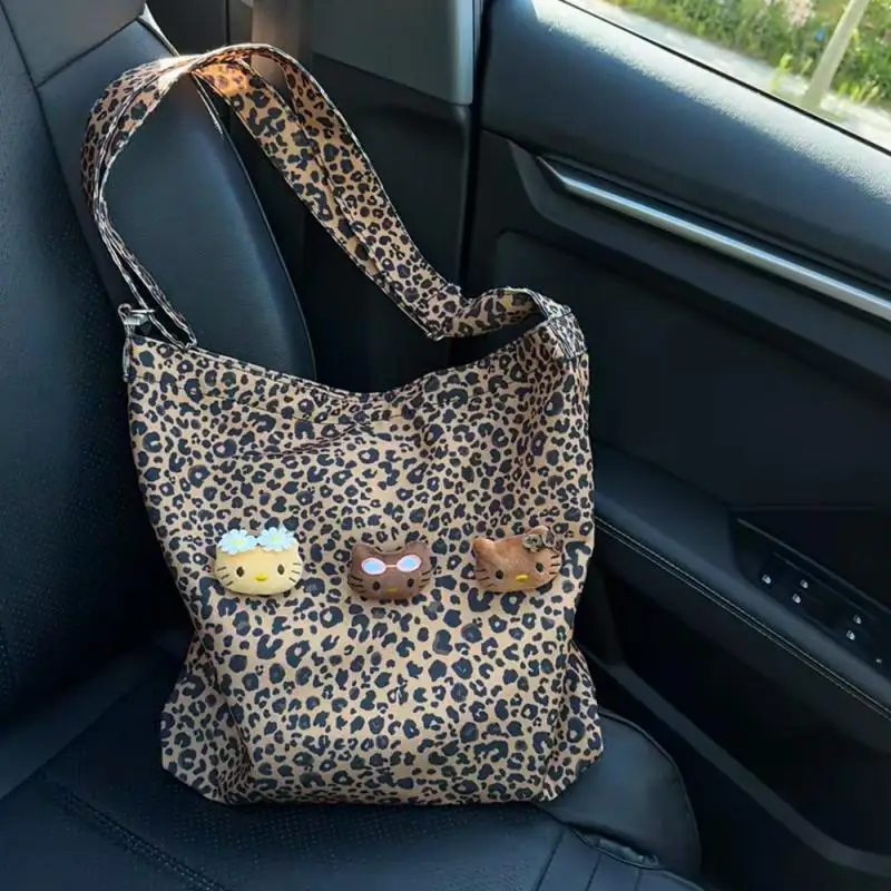 Sanrio Original Y2K Shoulder Bag Hello Kitty Shoulder Bag Black Skin Leopard Print Shoulder Bag Large Capacity New Tote Bag Gift
Sanrio Original Y2K Shoulder Bag Hello Kitty Shoulder Bag Black Skin Leopard Print Shoulder Bag Large Capacity New Tote Bag Gift