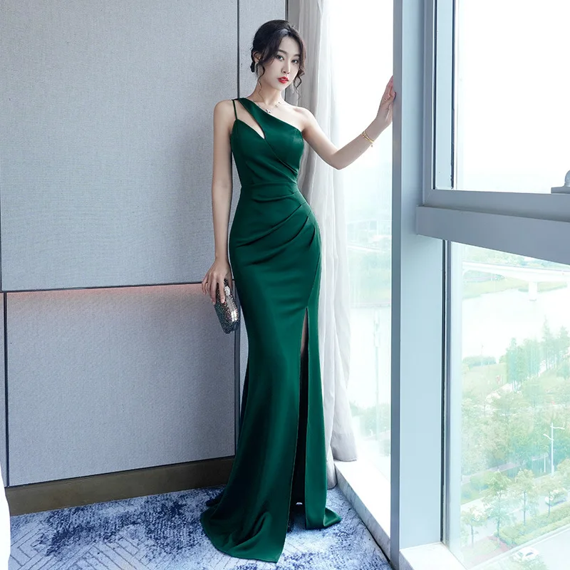 Chic Fall Evening Dress: Asymmetrical Shoulder Mermaid Gown for Sisterhood, Cocktail & Hostess Events – Slim-Fit Elegance
Chic Fall Evening Dress: Asymmetrical Shoulder Mermaid Gown for Sisterhood, Cocktail & Hostess Events – Slim-Fit Elegance