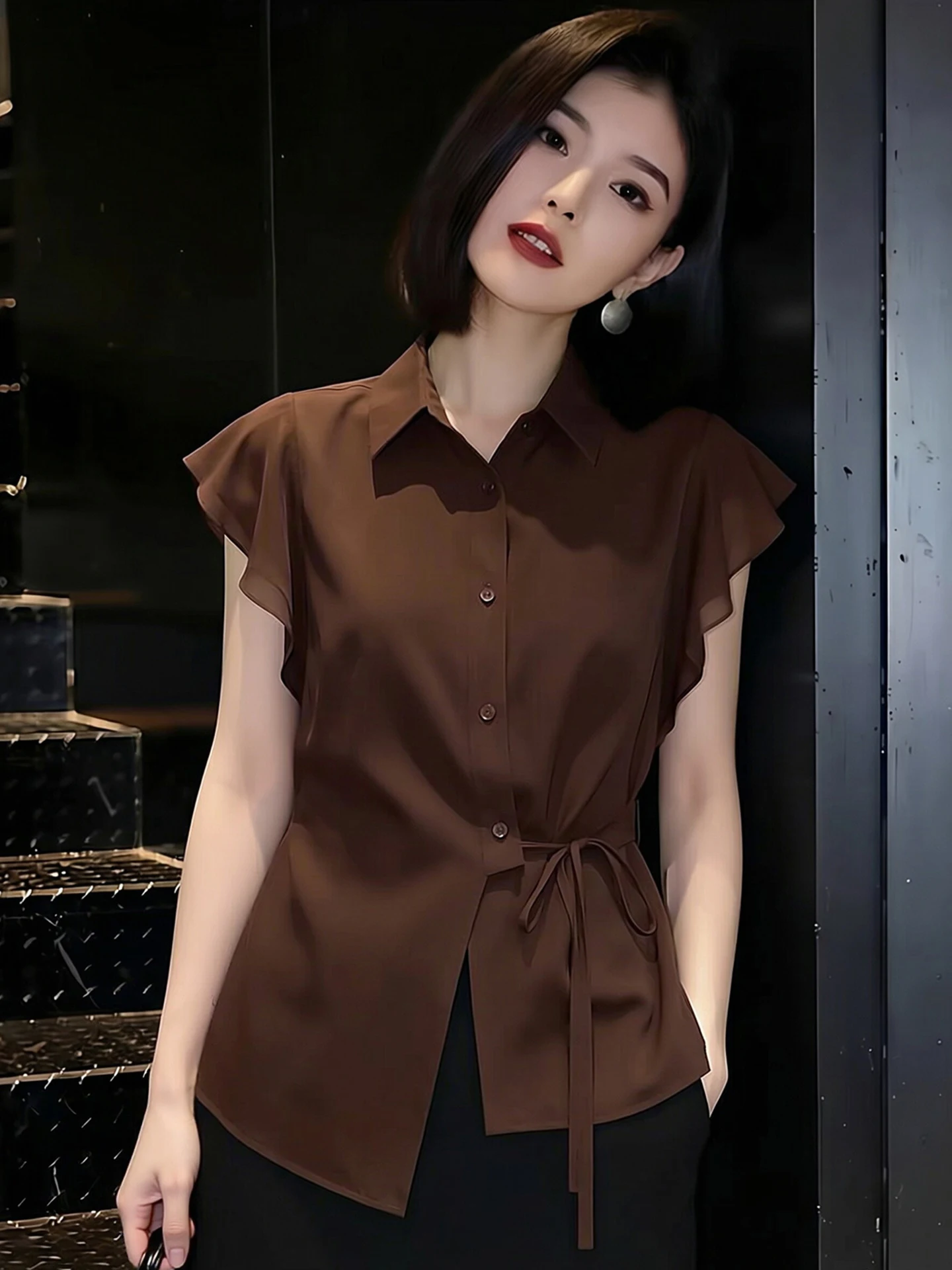 Elegant Belted Shirt Women's Fashion Commute Slimming Comfortable Top Age-Defying Summer 2026 Style Short Sleeve
Elegant Belted Shirt Women's Fashion Commute Slimming Comfortable Top Age-Defying Summer 2026 Style Short Sleeve