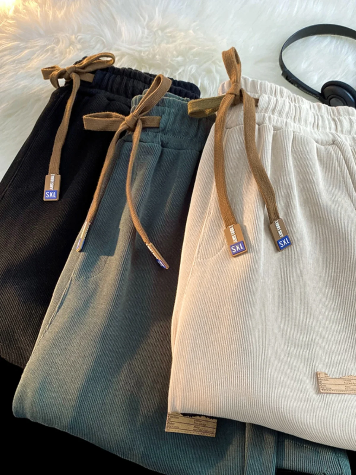 Lamb Fce Lined Sports Pants Loose Fit Faionable Cuffed Thiened Warm Casual Sweatpants Youth Autumn Winter New Arrival
Lamb Fce Lined Sports Pants Loose Fit Faionable Cuffed Thiened Warm Casual Sweatpants Youth Autumn Winter New Arrival