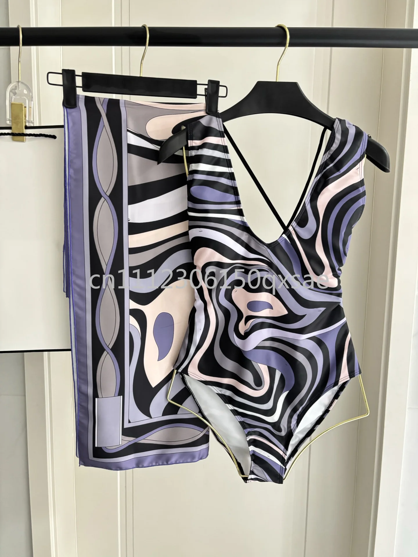 Luxury Design Women's Black Scarf Swimsuit with Designer Signature Letter Logo Classic Brand Women's One-Piece Swimsuit Swimwear
Luxury Design Women's Black Scarf Swimsuit with Designer Signature Letter Logo Classic Brand Women's One-Piece Swimsuit Swimwear