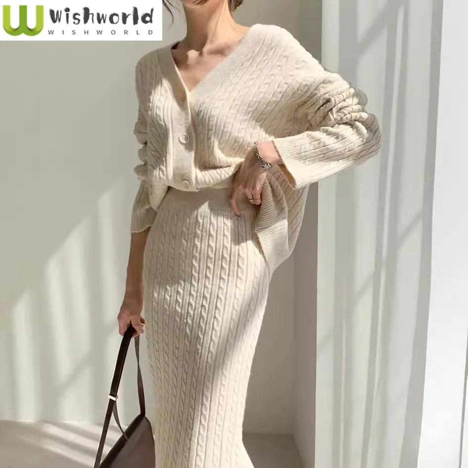 Autumn and Winter Temperament Slim Fit Knitted Sweater Women's Cardigan Top Over Knee Skirt Two-piece Set
Autumn and Winter Temperament Slim Fit Knitted Sweater Women's Cardigan Top Over Knee Skirt Two-piece Set