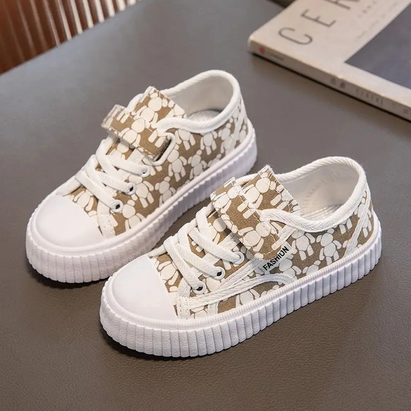 2026 Spring Autumn New Kids Slip-on Canvas Board Shoes Soft Sole Casual Korean Style for Boys Girls Students
2026 Spring Autumn New Kids Slip-on Canvas Board Shoes Soft Sole Casual Korean Style for Boys Girls Students