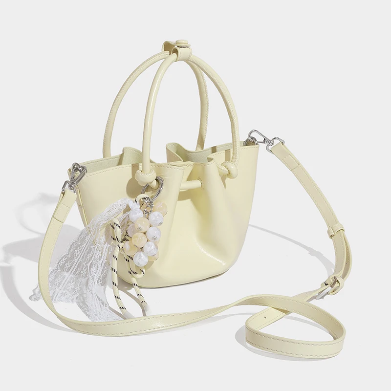 2025 new super hot bag hand improves appearance Niche Tote bag women single shoulder crossbody bag women
2025 new super hot bag hand improves appearance Niche Tote bag women single shoulder crossbody bag women