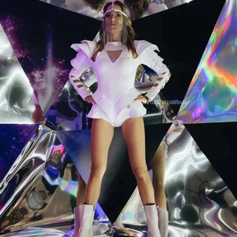 Новые современные танцевальные костюмы с сексуальным, атмосферным и индивидуальным дизайном для сценических костюмов певцов
Новые современные танцевальные костюмы с сексуальным, атмосферным и индивидуальным дизайном для сценических костюмов певцов