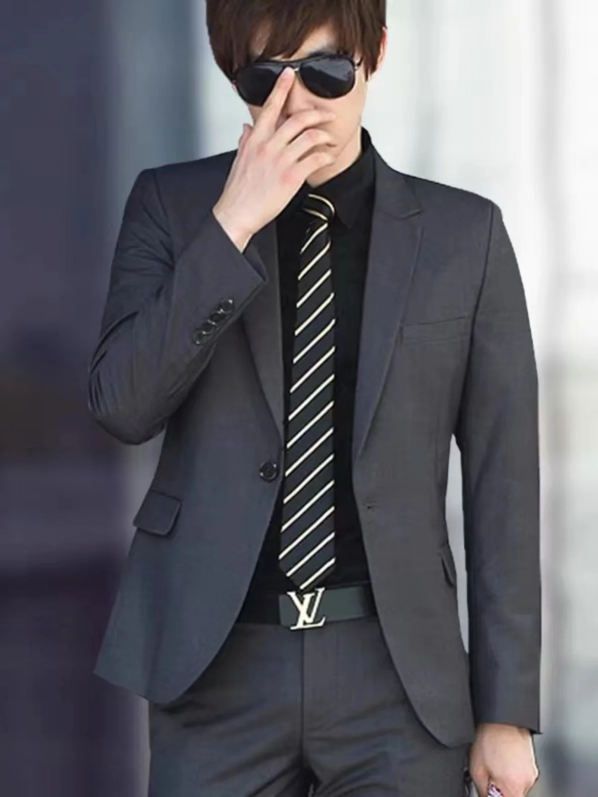 Мужской повседневный костюм без утюга, весна-осень, деловой, в корейском стиле, модный, приталенный, молодежный, с длинными рукавами...
Мужской повседневный костюм без утюга, весна-осень, деловой, в корейском стиле, модный, приталенный, молодежный, с длинными рукавами...