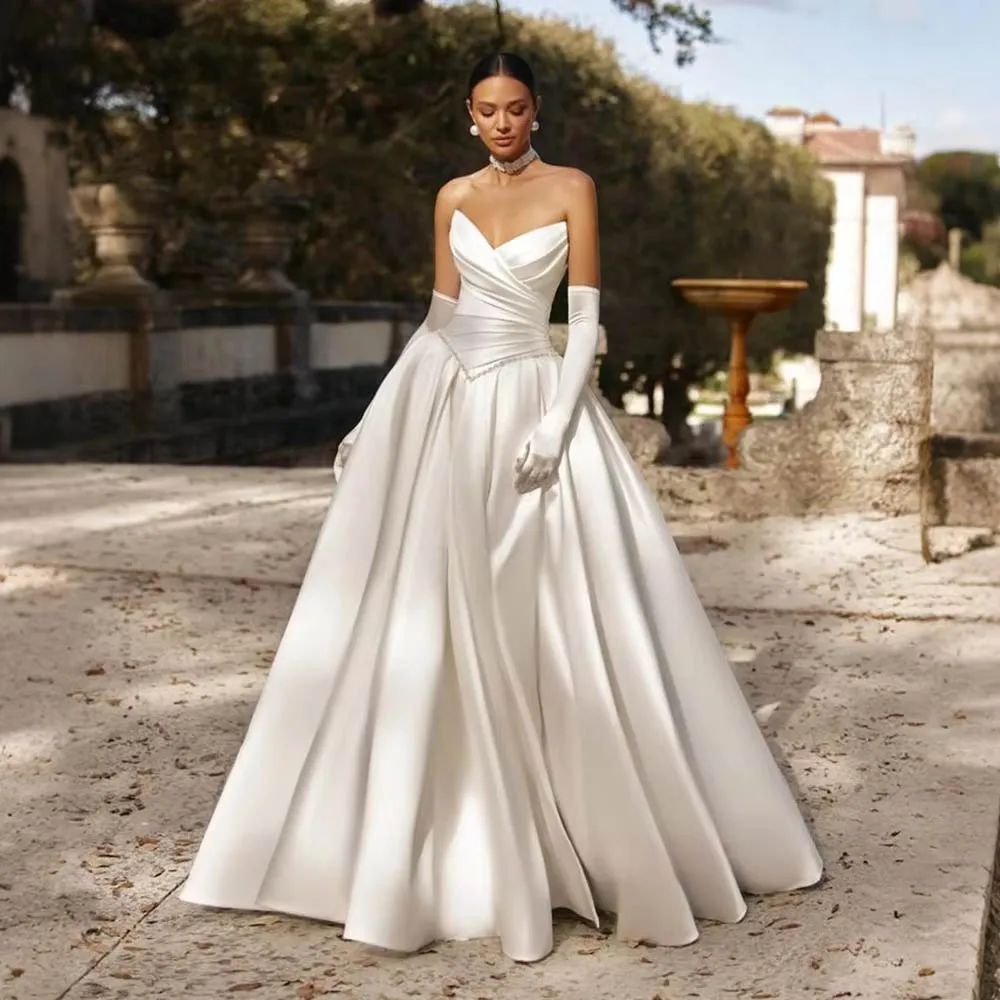 Customized Neckline Satin Wedding Dress For Woman Bride Lace-up Back Floor Length High Slit Sweep Train Bridal Gown
Customized Neckline Satin Wedding Dress For Woman Bride Lace-up Back Floor Length High Slit Sweep Train Bridal Gown