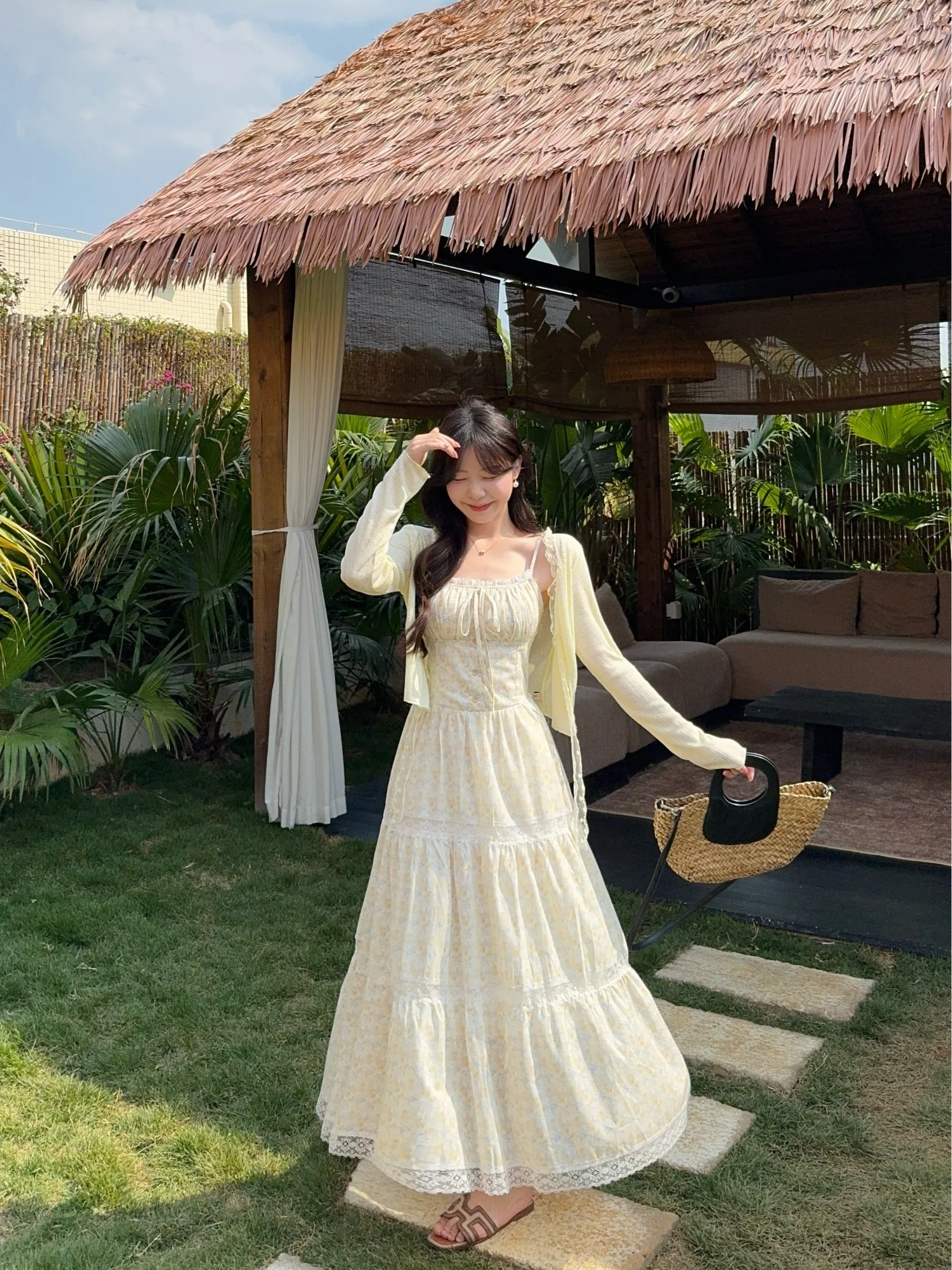 Sweet plus Size Set Spring Summer New Long Sleeve Open Cardigan Top Lace Hem Waist Cinch Floral Strap Dress Two Piece Set
Sweet plus Size Set Spring Summer New Long Sleeve Open Cardigan Top Lace Hem Waist Cinch Floral Strap Dress Two Piece Set