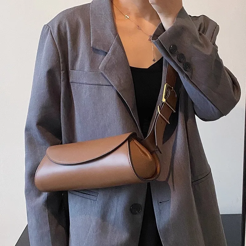 Solid Color Cylinder Simple Handbag Women Leather Stitching Large Capacity Shoulder Bag Ladies Fashion Premium Crossbody Bag New
Solid Color Cylinder Simple Handbag Women Leather Stitching Large Capacity Shoulder Bag Ladies Fashion Premium Crossbody Bag New