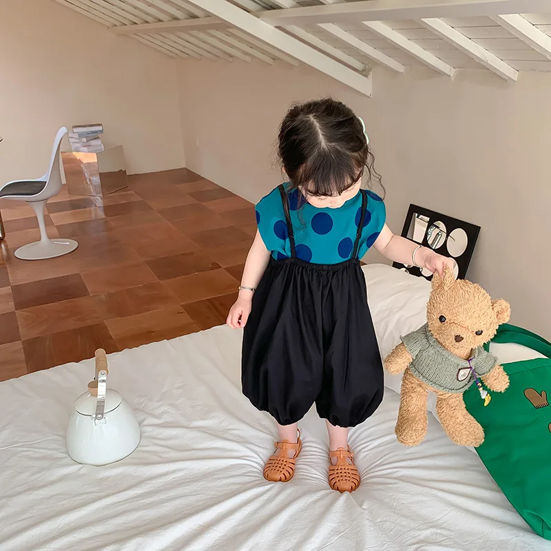 2025 Summer New Korean Baby Girls Solid Versatile Suspender Pants Children Loose Casual Overalls Kids Toddler Lantern Trousers
2025 Summer New Korean Baby Girls Solid Versatile Suspender Pants Children Loose Casual Overalls Kids Toddler Lantern Trousers