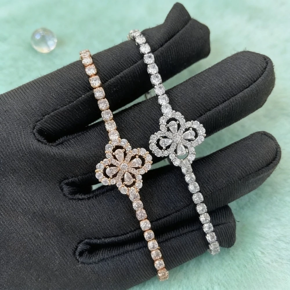 2026 модная коллекция, французское цветочное четырехлистное клеверное ожерелье с бриллиантами для женщин, элегантный очаровательный подарок на вечеринку
2026 модная коллекция, французское цветочное четырехлистное клеверное ожерелье с бриллиантами для женщин, элегантный очаровательный подарок на вечеринку