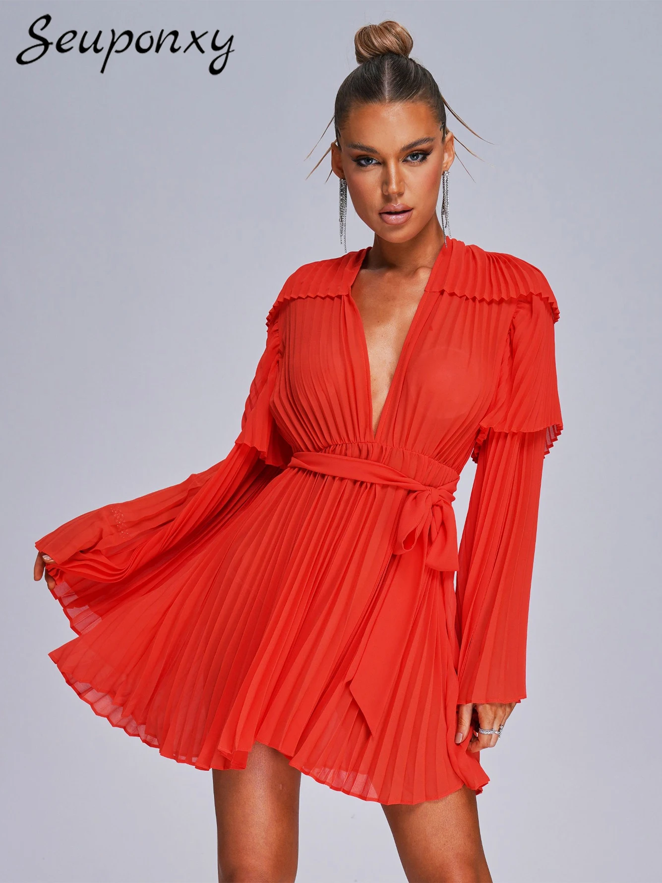 High Quality Summer Women'S Sexy Deep V-Neck Long Sleeved Belt Pleated Chiffon Dress 2023 Elegant Celebrity Party Dress Vestidos
High Quality Summer Women'S Sexy Deep V-Neck Long Sleeved Belt Pleated Chiffon Dress 2023 Elegant Celebrity Party Dress Vestidos