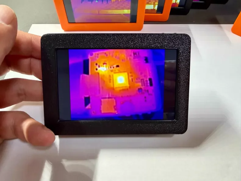 4-inch large screen black shell 4117 infrared thermal imaging for electronic and electrical maintenance temperature measurement
4-inch large screen black shell 4117 infrared thermal imaging for electronic and electrical maintenance temperature measurement
