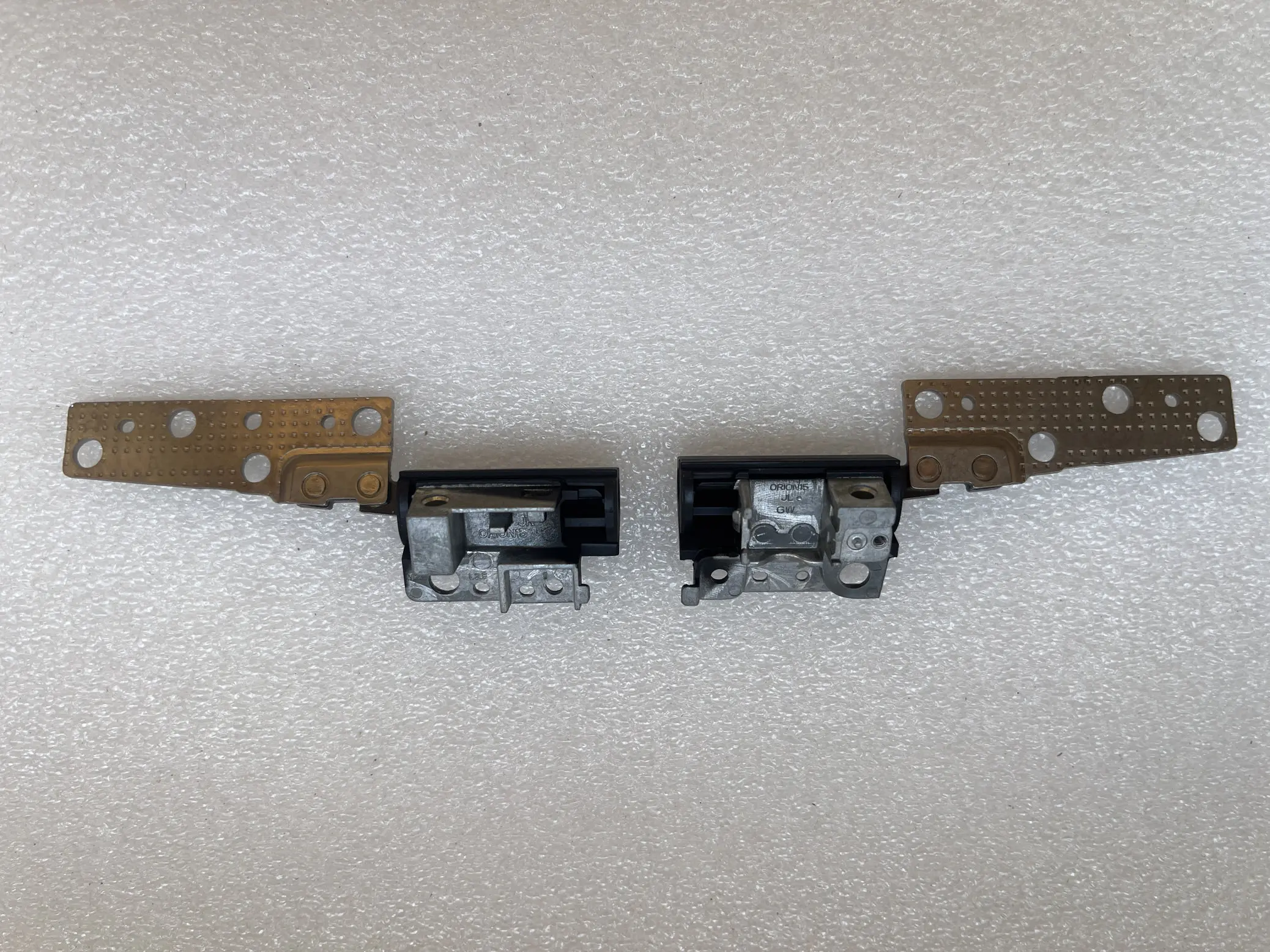 For Dell Alienware M15 R1 screen hinge with hinge and switch cover
For Dell Alienware M15 R1 screen hinge with hinge and switch cover