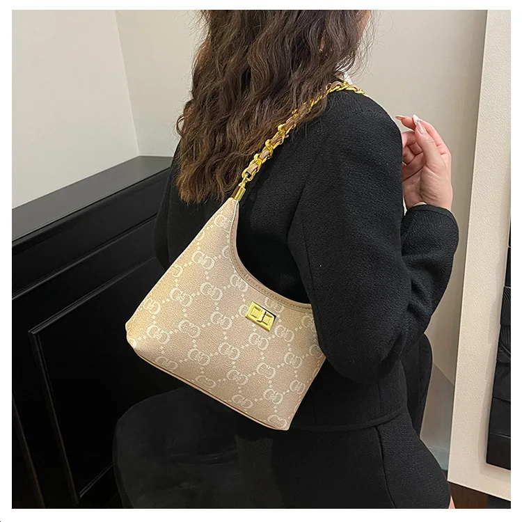 Vintage Print Tote Bag, Boho Crossbody Bag with Chain Strap, Large Capacity Shoulder Purse for Women, Versatile & Stylish
Vintage Print Tote Bag, Boho Crossbody Bag with Chain Strap, Large Capacity Shoulder Purse for Women, Versatile & Stylish