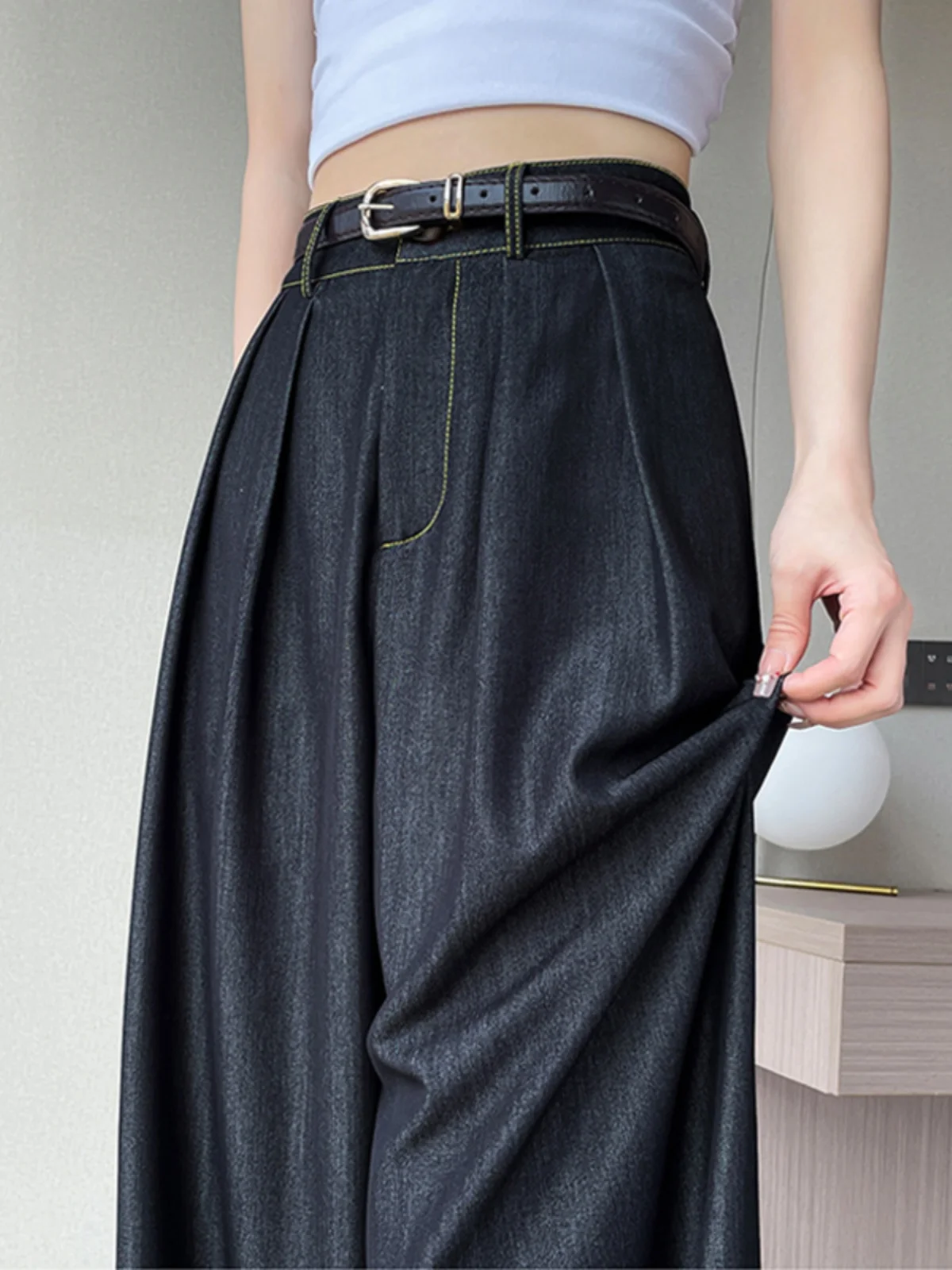 Bla Silk Wide Leg Jeans Women Summer Thin High Waist Straight Cut Pants Small Size Slimming Floor Length Ice Silk Pants
Bla Silk Wide Leg Jeans Women Summer Thin High Waist Straight Cut Pants Small Size Slimming Floor Length Ice Silk Pants